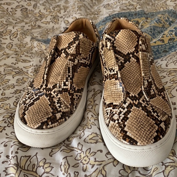 Slip on sneaks - Picture 2 of 4